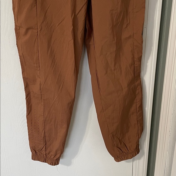 NWOT Victoria Secret Parachute Weekend Jogger Sz Small Caramel Lightweight Nylon - Picture 6 of 15